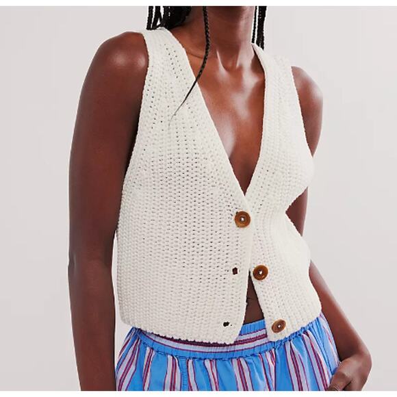 NWT FREE PEOPLE Close To Me Vest Cloud Dancer White Crochet Small - Picture 1 of 5